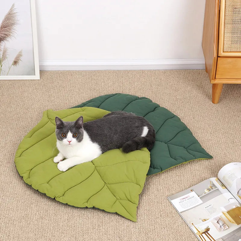 Leaf Shaped Pet Bed Mat for Cats and Dogs – Machine Washable